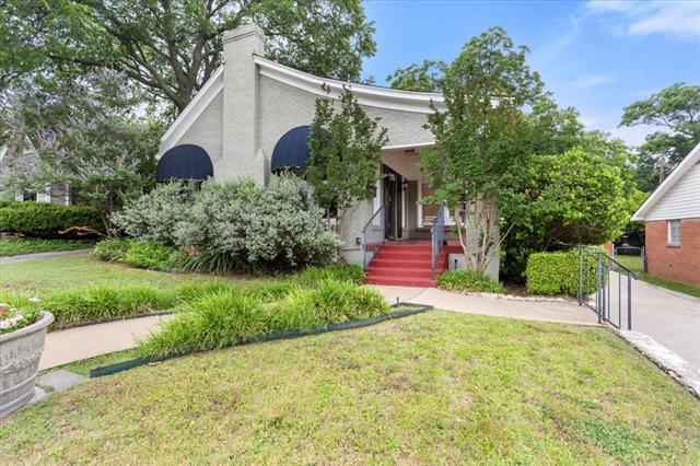 Building Photo - 4016 Pershing Ave