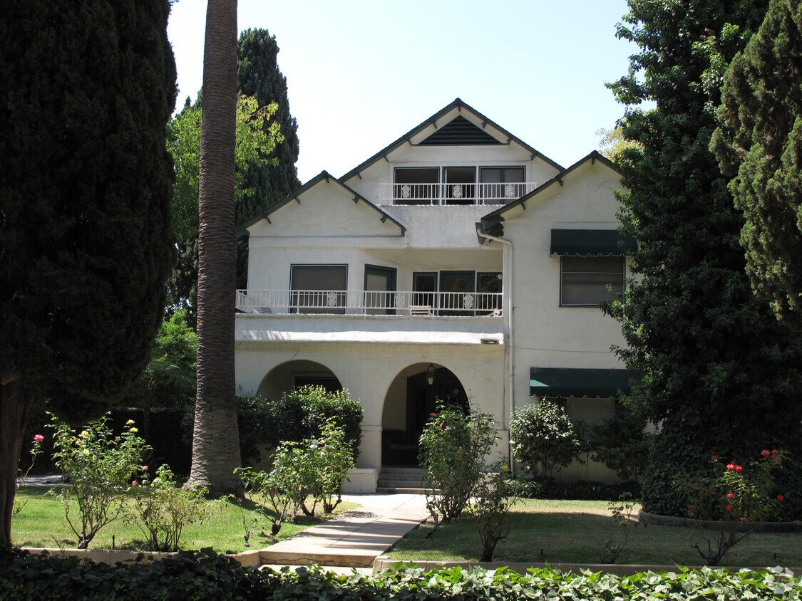 Building Photo - 490 Maylin Street