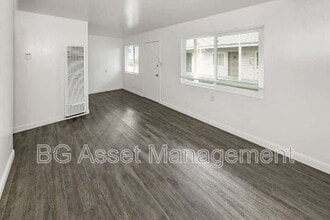 Building Photo - 1875 Powell St