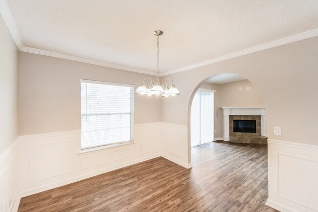Building Photo - 7957 Macinnes Dr