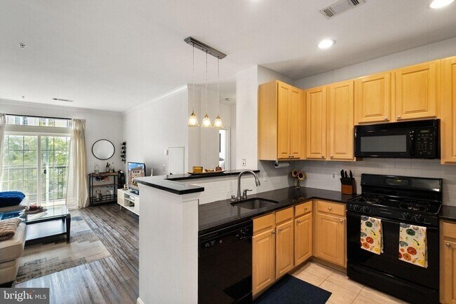 Foto del edificio - 2465 Army Navy Dr