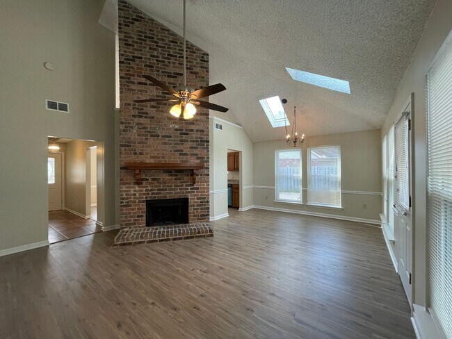 Building Photo - House: Pin Oak Subdivision