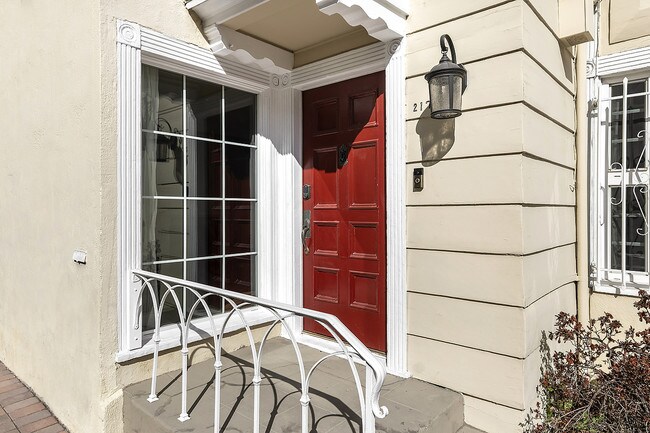 Front door - 217 1/2 S Poinsettia Pl