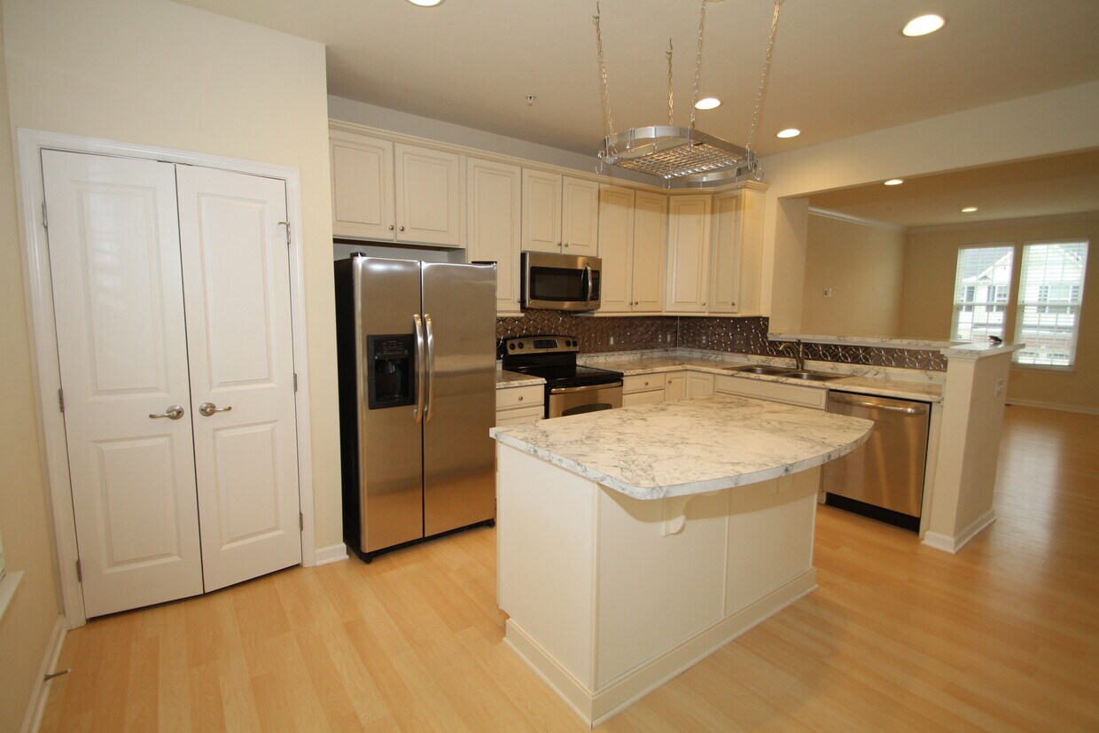 Foto principal - 614 Fairgate Dr