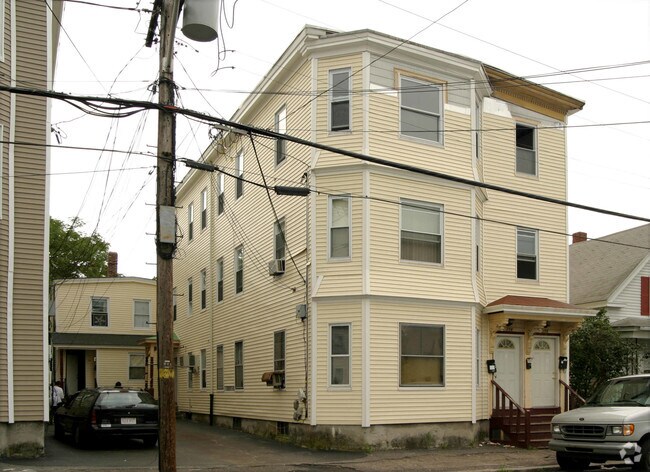 Building Photo - 246-258 Salem St
