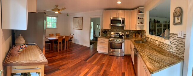 Foto del edificio - 3821 Denfeld Ave