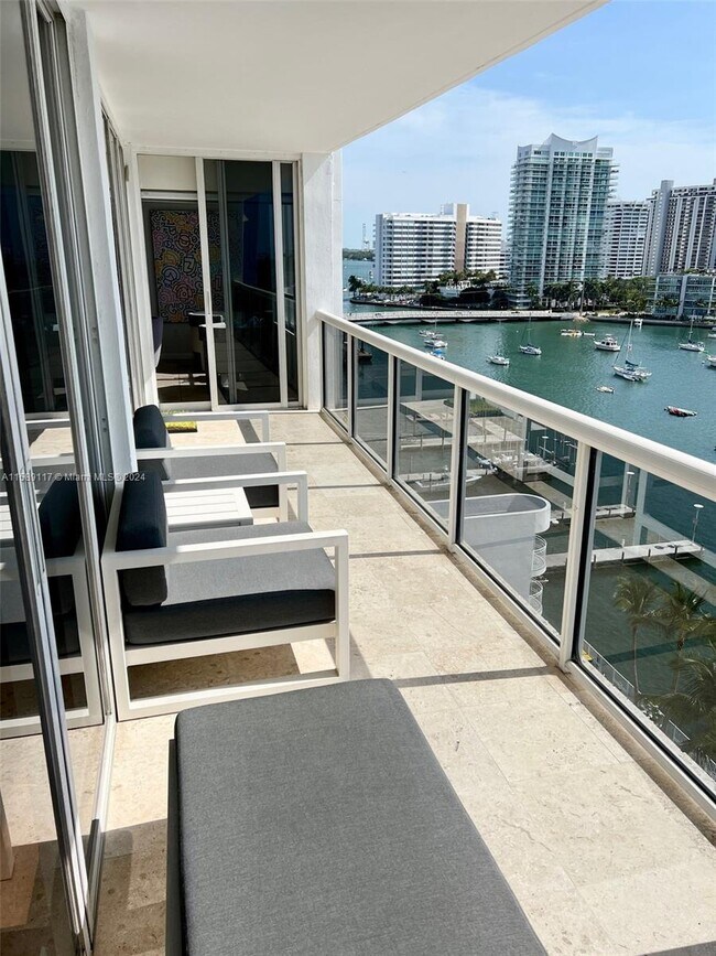 Building Photo - 1800 Sunset Harbour Dr