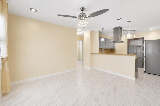 Building Photo - 1572 77th Ave N