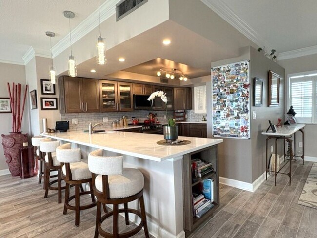 Foto del edificio - Stunning Penthouse with Amazing Views!