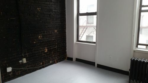 Primary Photo - 324 W 42nd St