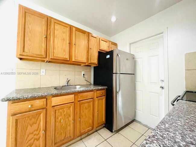 Foto del edificio - 608 SW 16th Ave