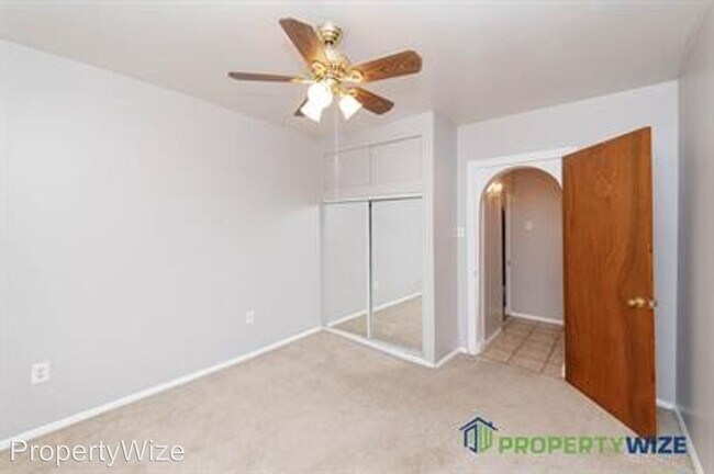 Building Photo - 2 br, 1.5 bath House - 521 South Duncan St...