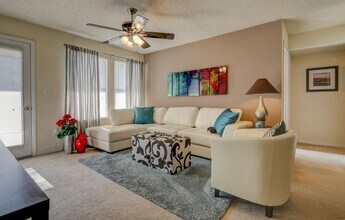 Building Photo - Ashbrook Apartments