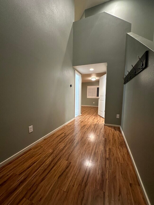 Entry - 12902 NE 118th Way
