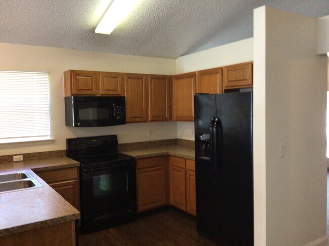 Building Photo - 11551 Oak Meadow Ln