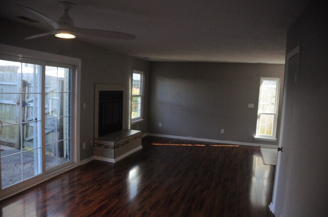 Foto del edificio - 532 Birdneck Rd N