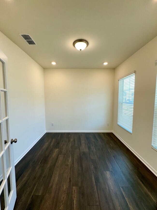 Building Photo - Beautiful 3BR/2.5 Bath in Union County.