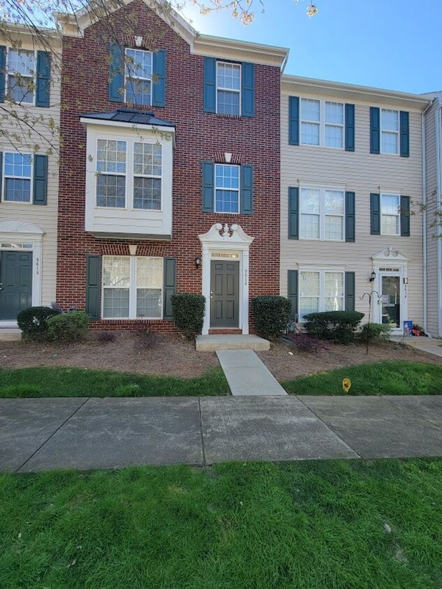 Foto principal - Huntersville Townhouse located in Rosedale!