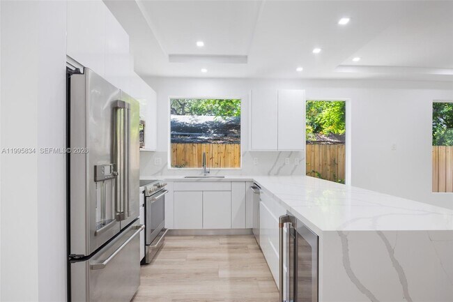 Foto del edificio - 3164 Plaza St