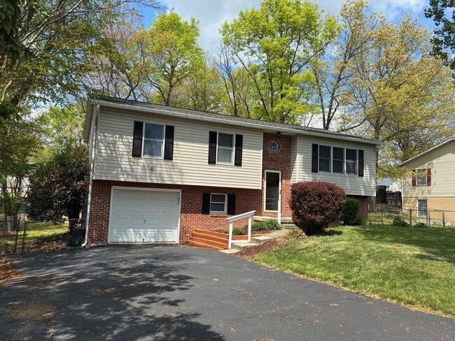 Foto del edificio - 111 Everette Pl