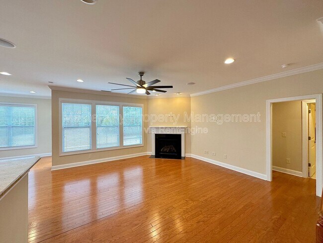 Foto del edificio - 906 Keaton Ridge Court