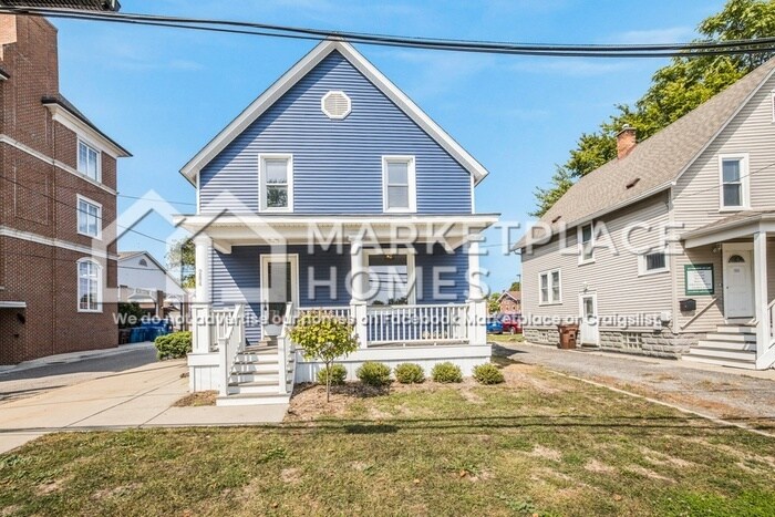 Photo - 284 S Union St