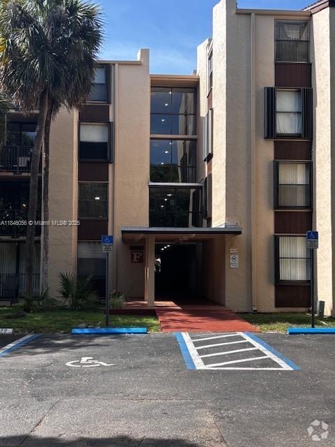 Building Photo - 14321 N Kendall Dr