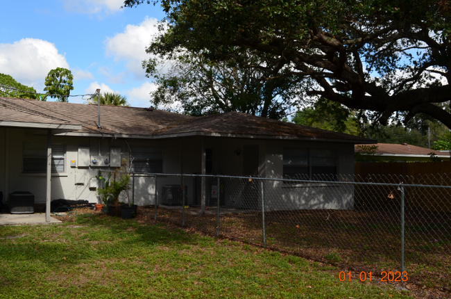 Building Photo - 2308 52nd Ave Dr W