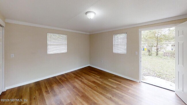 Foto del edificio - 2178 W 41st St