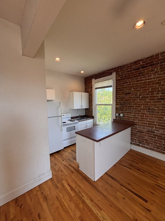 Foto del edificio - Charming Downtown Hotchkiss Apartment – Water, Sewer, & Trash Included!