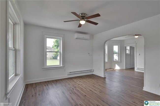 Building Photo - 1660 Main St