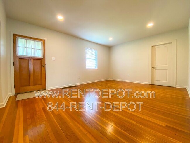 Foto del edificio - 509 S. Villa Dr.