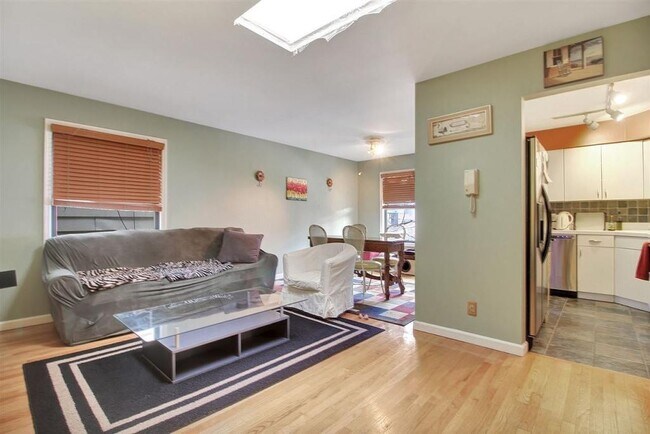 Foto del edificio - 22 69th Street c2