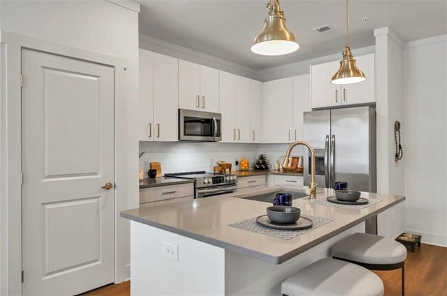 Building Photo - 300 Prominence Point Pkwy