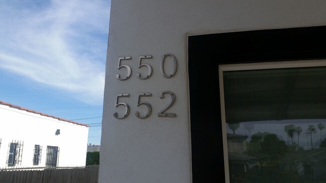 Edificio frontal - 550 W 106th St