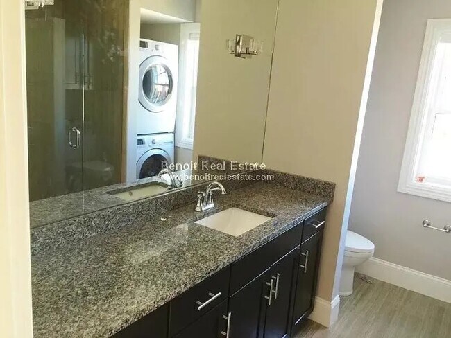 Building Photo - 565 Broadway