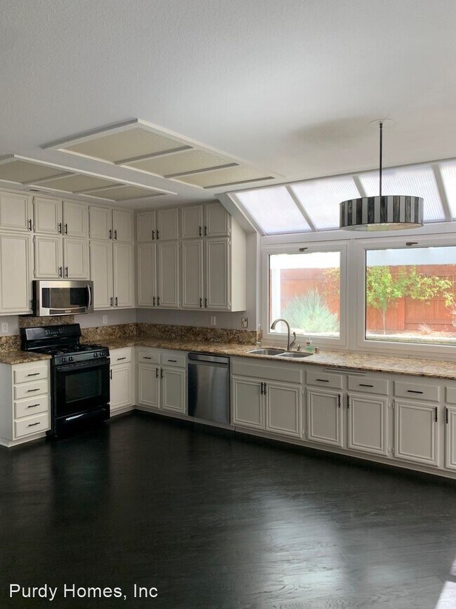 Building Photo - 3 br, 2.5 bath House - 4747 Via Colorado