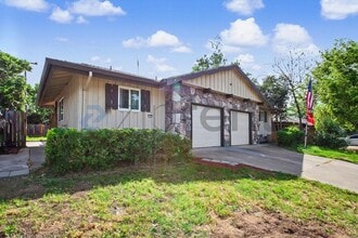Building Photo - 2306 Ramon Dr