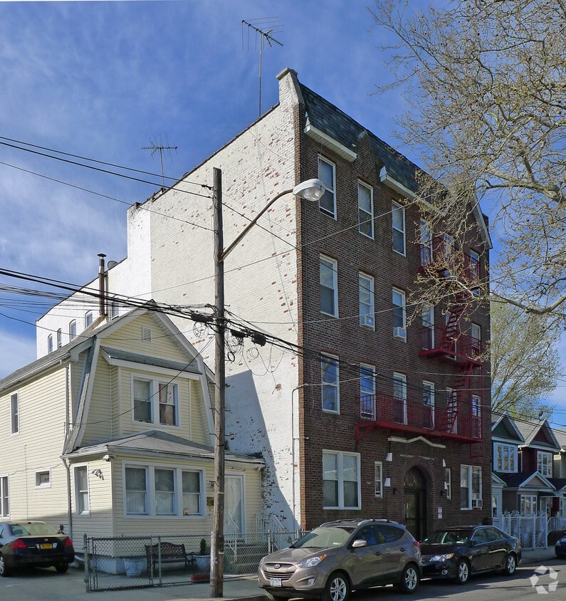 10224 85th Dr, Richmond Hill, NY 11418 Apartments in Richmond Hill