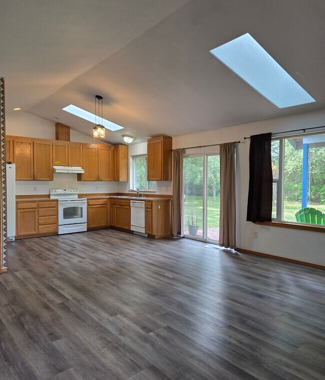 Foto del edificio - 3 Bed, 2 Bath Craftsman Style Home - Great Location in Port Townsend!
