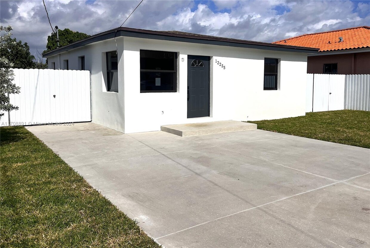 Foto principal - 12255 SW 218th St