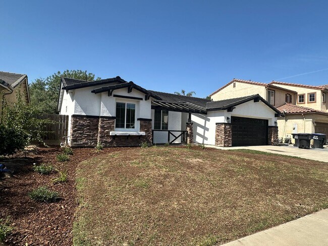 Foto del edificio - Newly Updated Home Available Now!