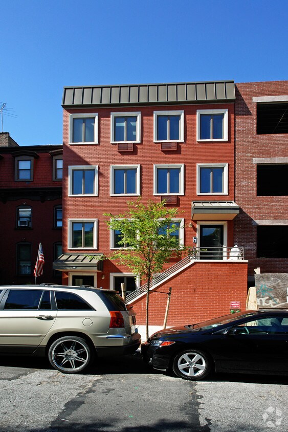 Building Photo - 362 12th St