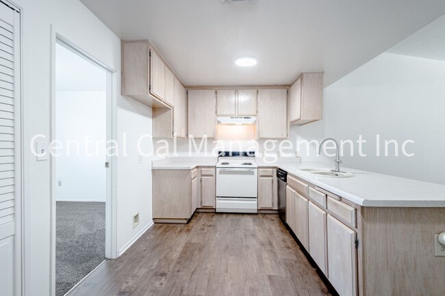 Building Photo - 4207 Eton St