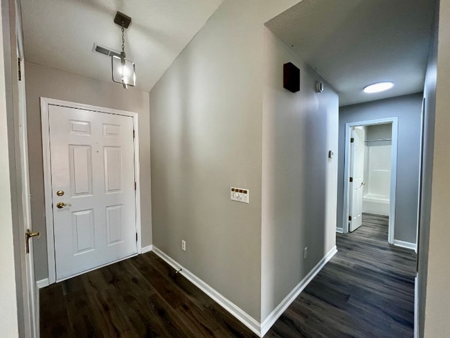 Foto del edificio - 7717 Frontier Ave