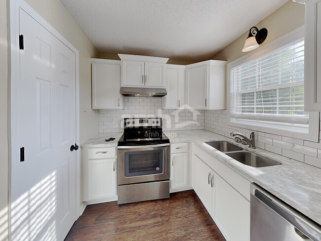 Foto del edificio - 123 Ivy Mill Way