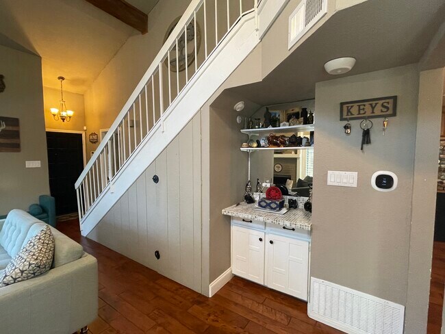 Building Photo - 821 Dublin Dr