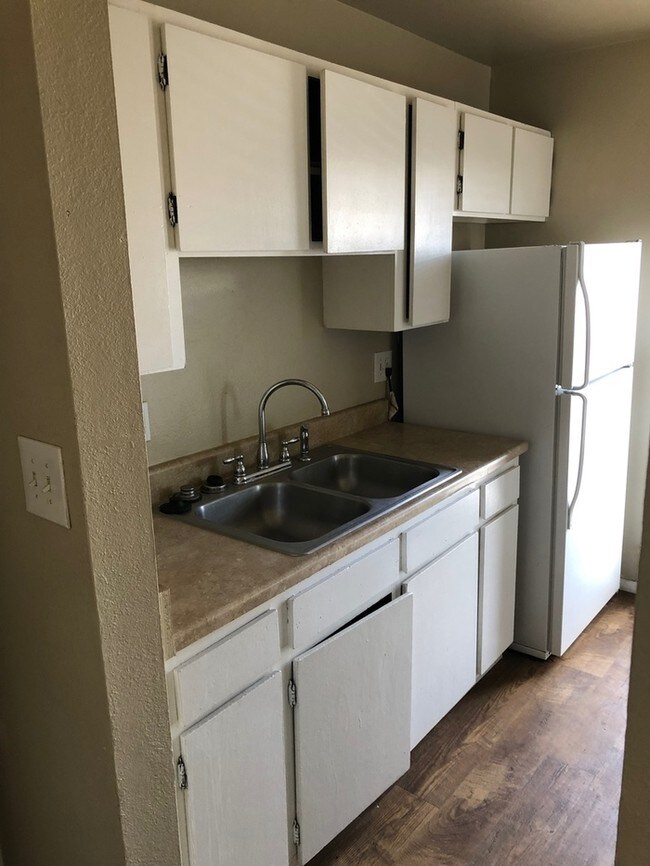 4320 Loomis Ave Unit 3, Colorado Springs, CO 80906 Apartment for Rent