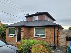 Building Photo - 3400 20th Ave S