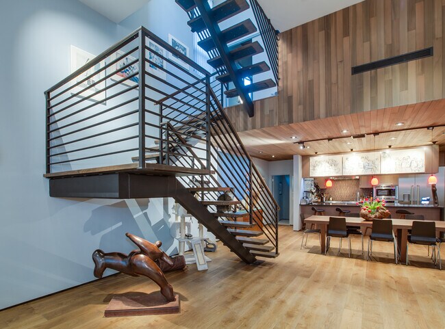 Building Photo - 663 Brooks Ave